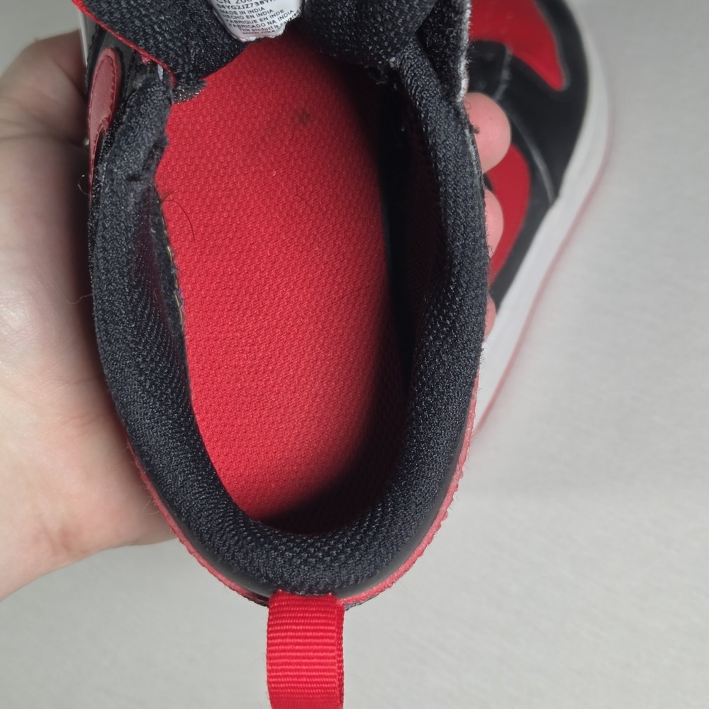 Nike Shoes Court Borough Low 2  Black Red BQ5451-007 Kids Size 1Y Strap Lace - Picture 8 of 9